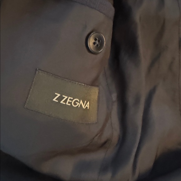 Harry Rosen Classic Navy Blazer - Picture 5 of 6